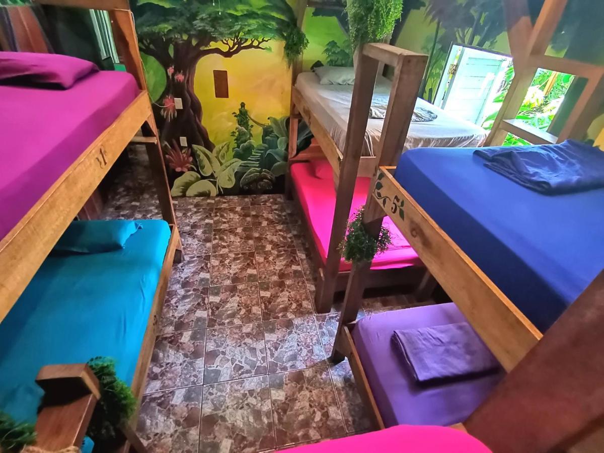 Oasis Hostel Puerto Viejo de Talamanca Buitenkant foto